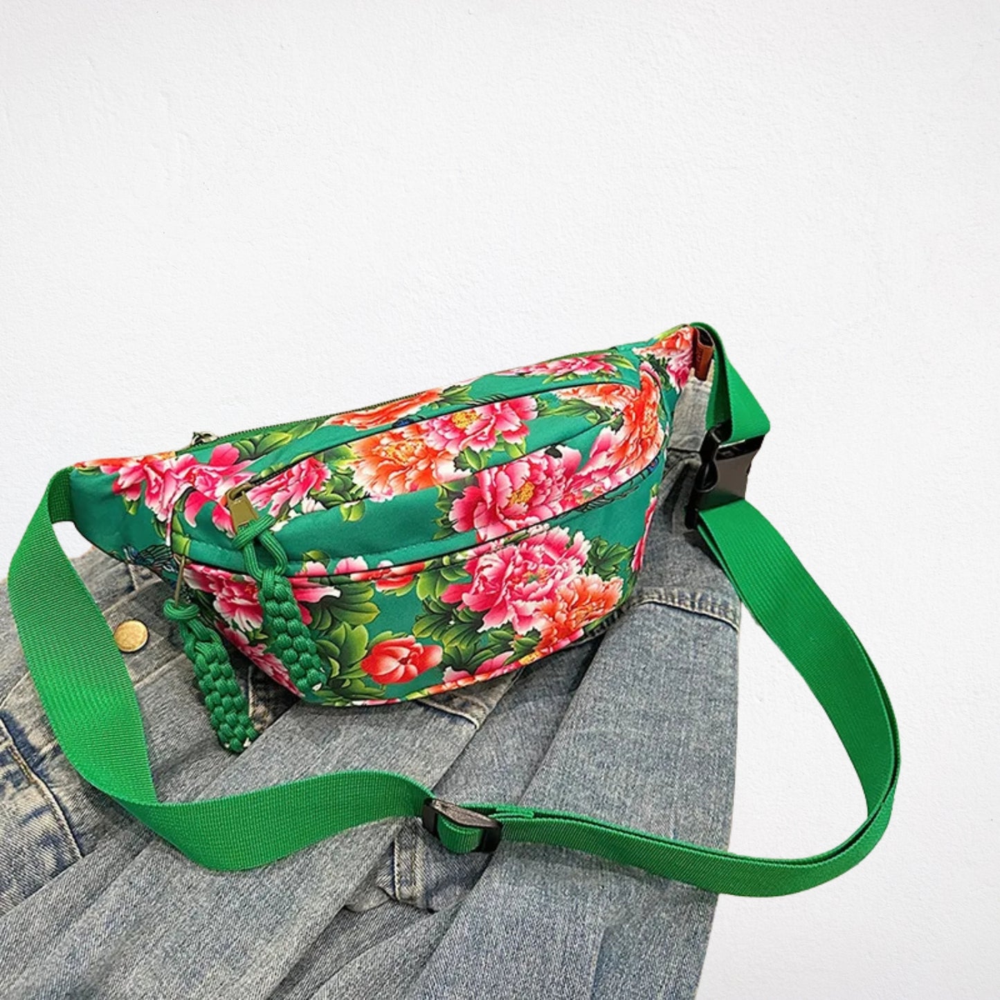 Sac Banane Fleuri vert porté