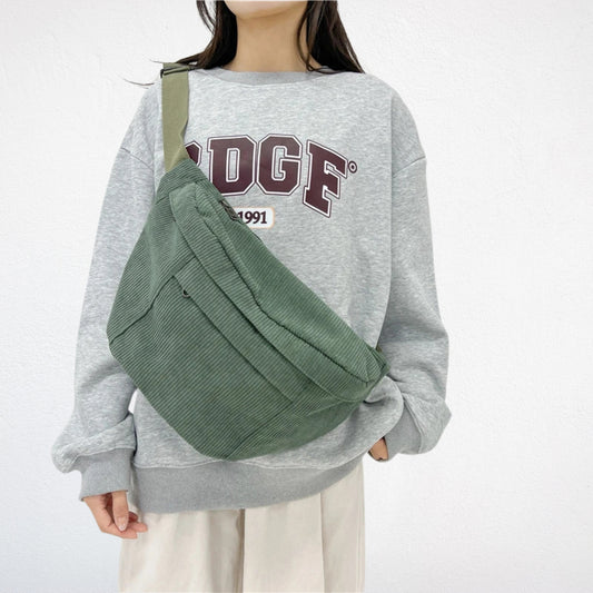 Sac Bandoulière Banane XXL vert porté