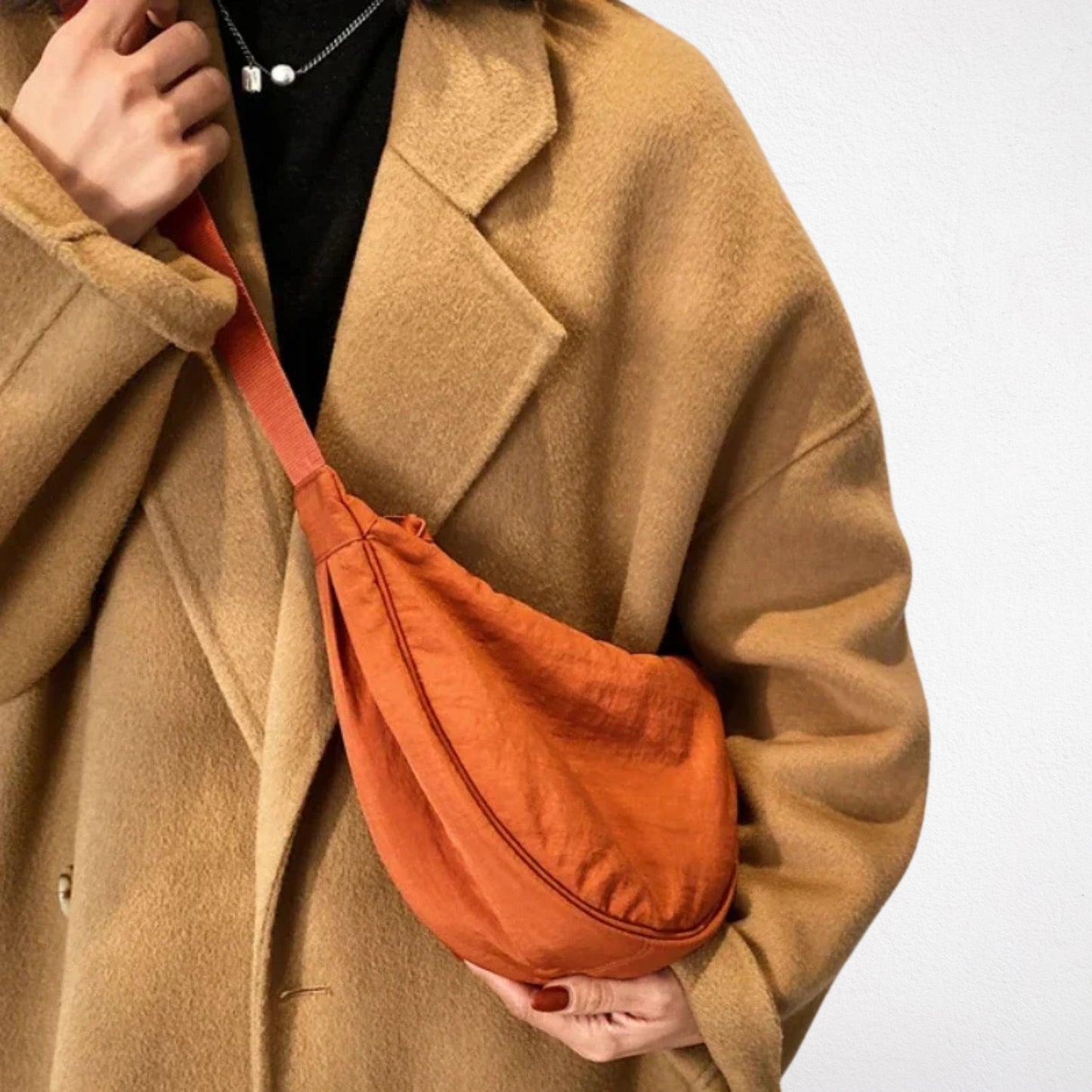 Sac à Main Crossbody orange porté