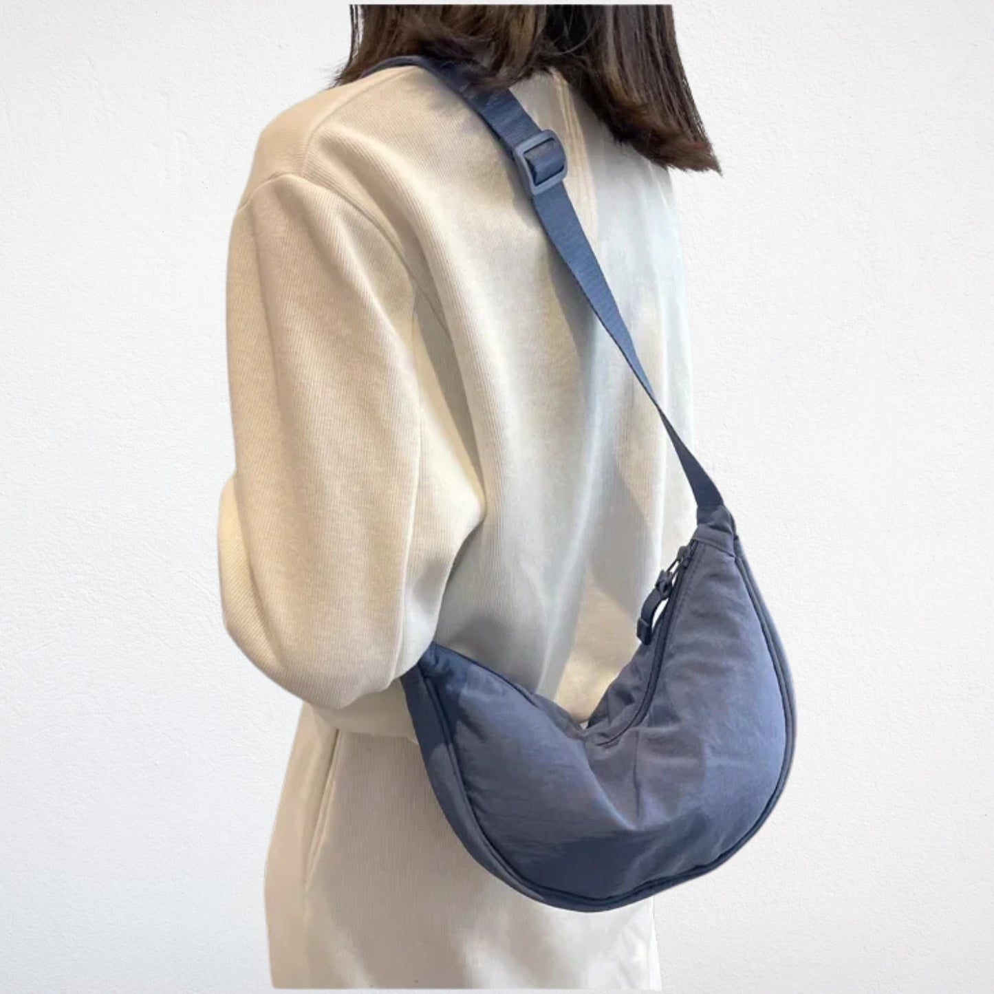 Sac à Main Crossbody bleu porté