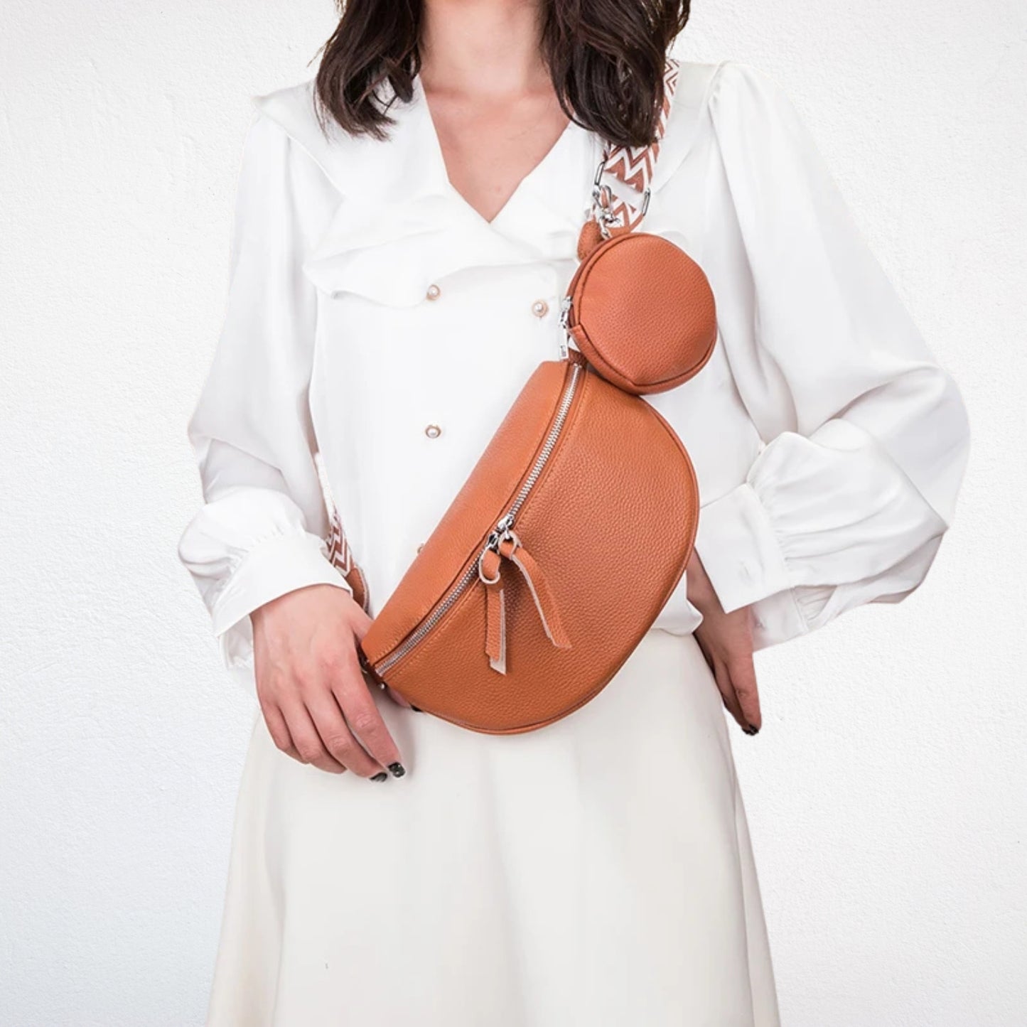 Sac Banane Femme Cuir Chic marron porté