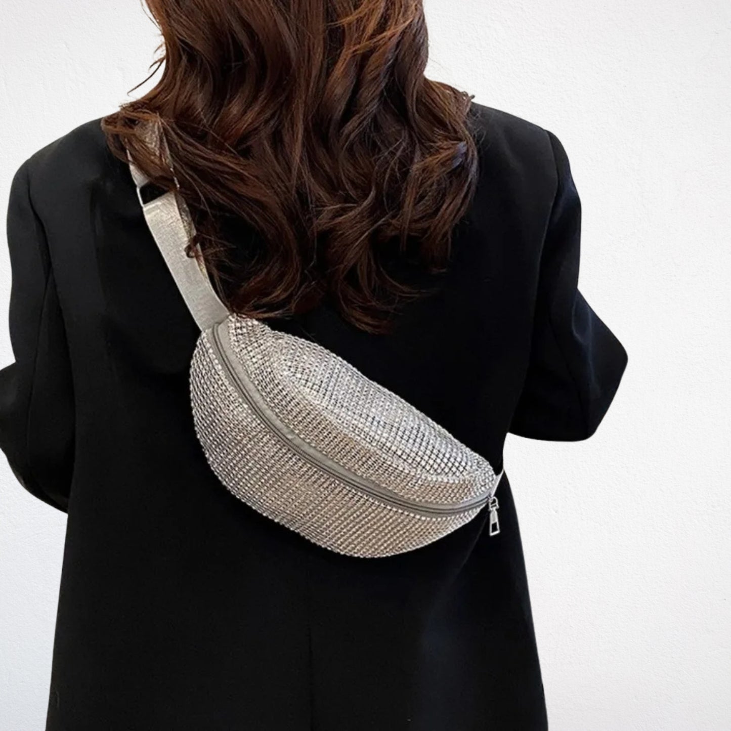 sac banane strass argent porté dos