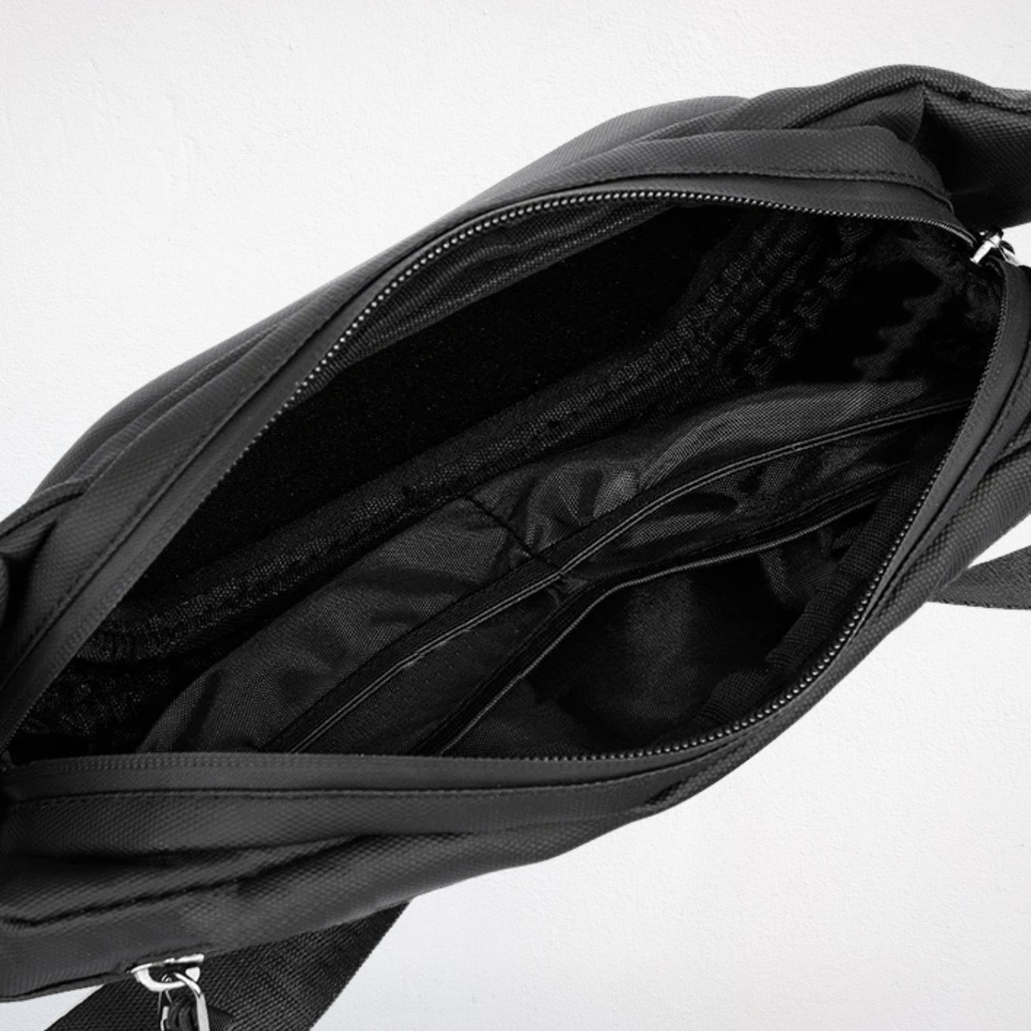 Pochette Sac Banane Étanche pour Moto ouvert