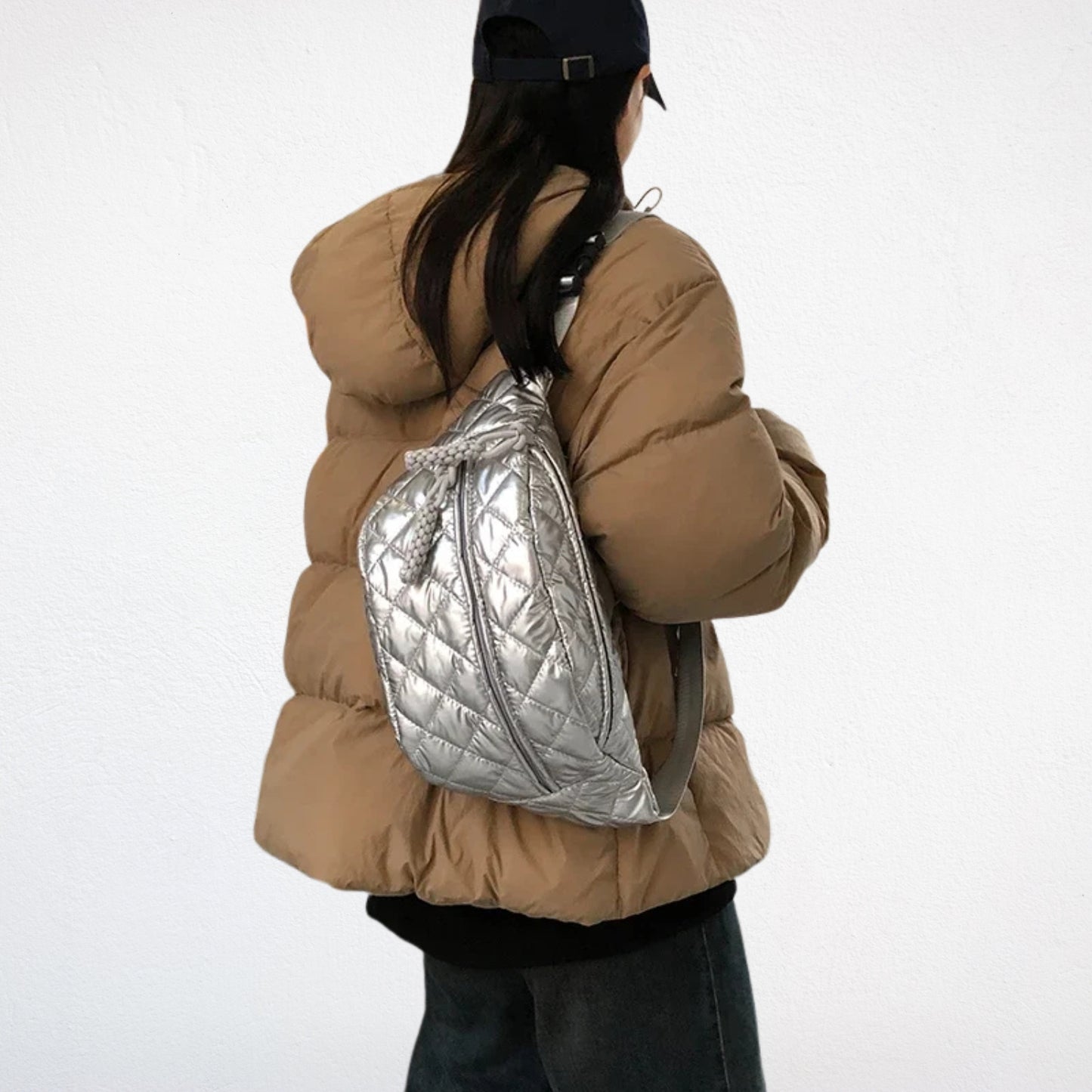 sac banane doudoune argent porté dos
