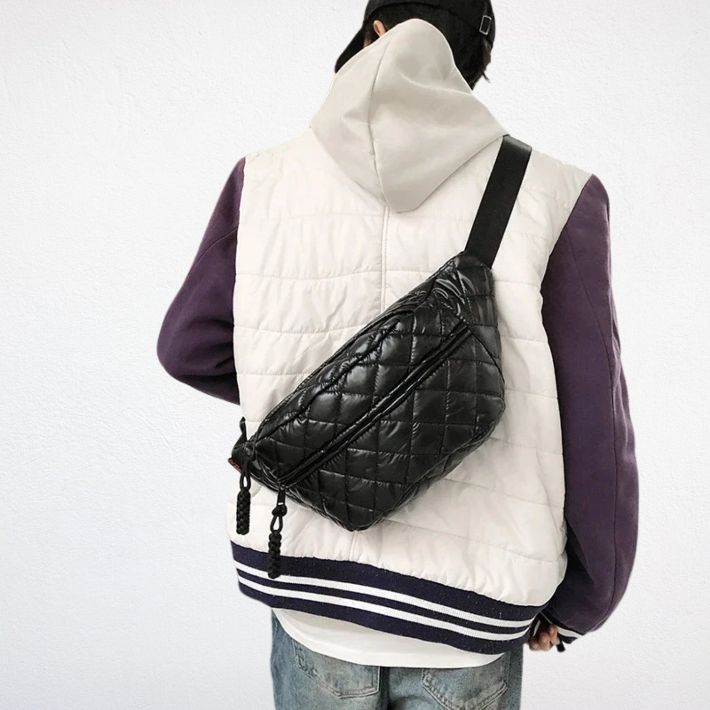 sac banane doudoune noir porté dos