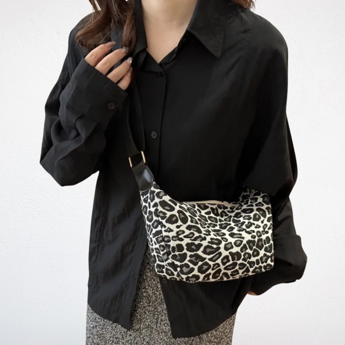 Sac Bandouliere Leopard Femme blanc porté