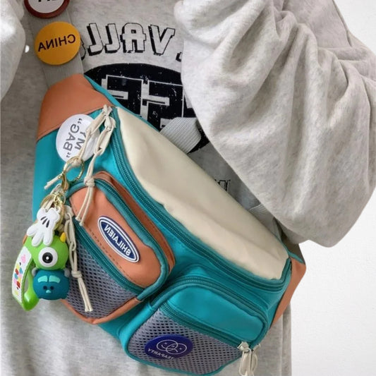 Sac Banane Poitrine Femme bleu porté