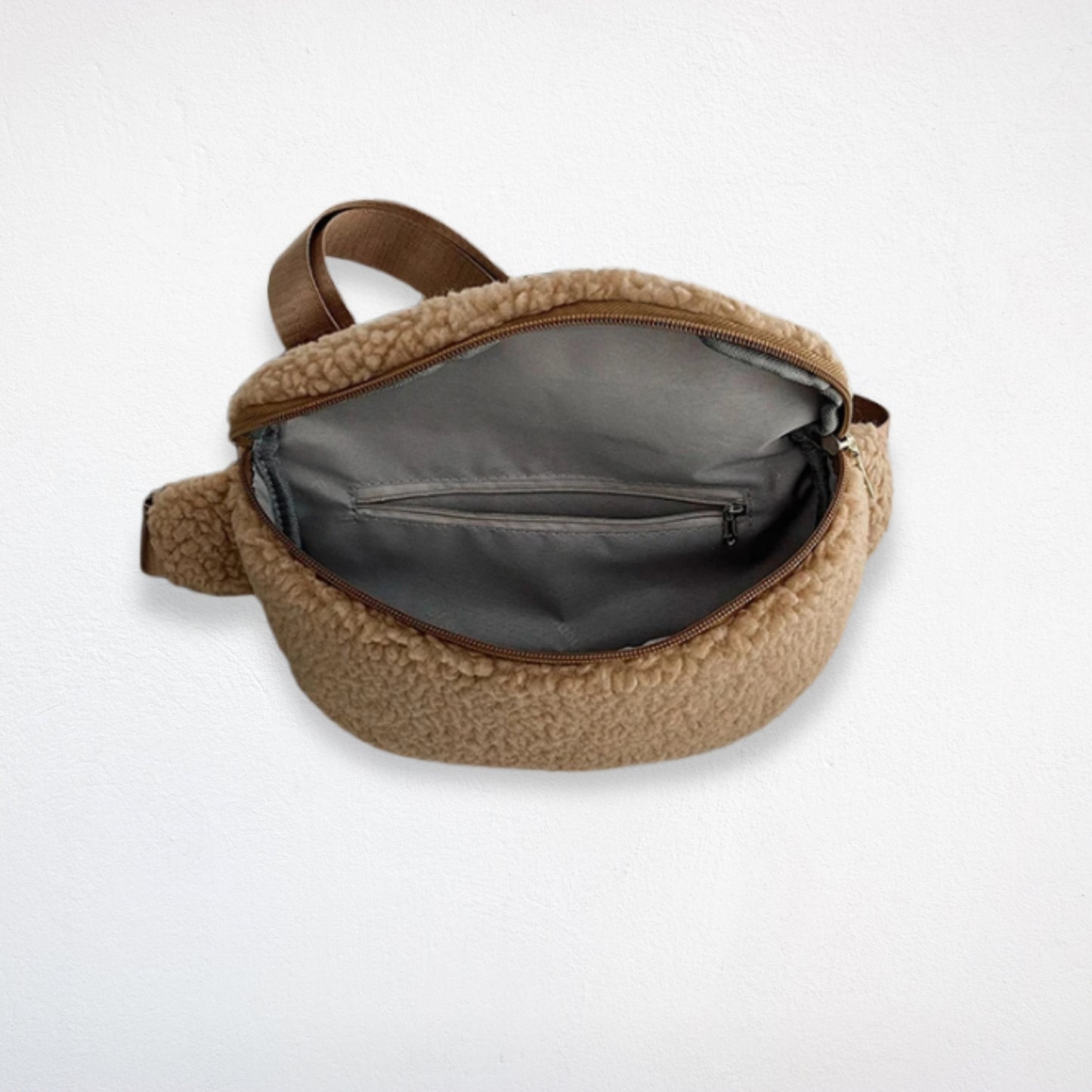 Sac Banane Peluche kaki ouvert