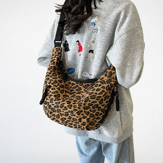 Bandoulière Sac Léopard marron porté