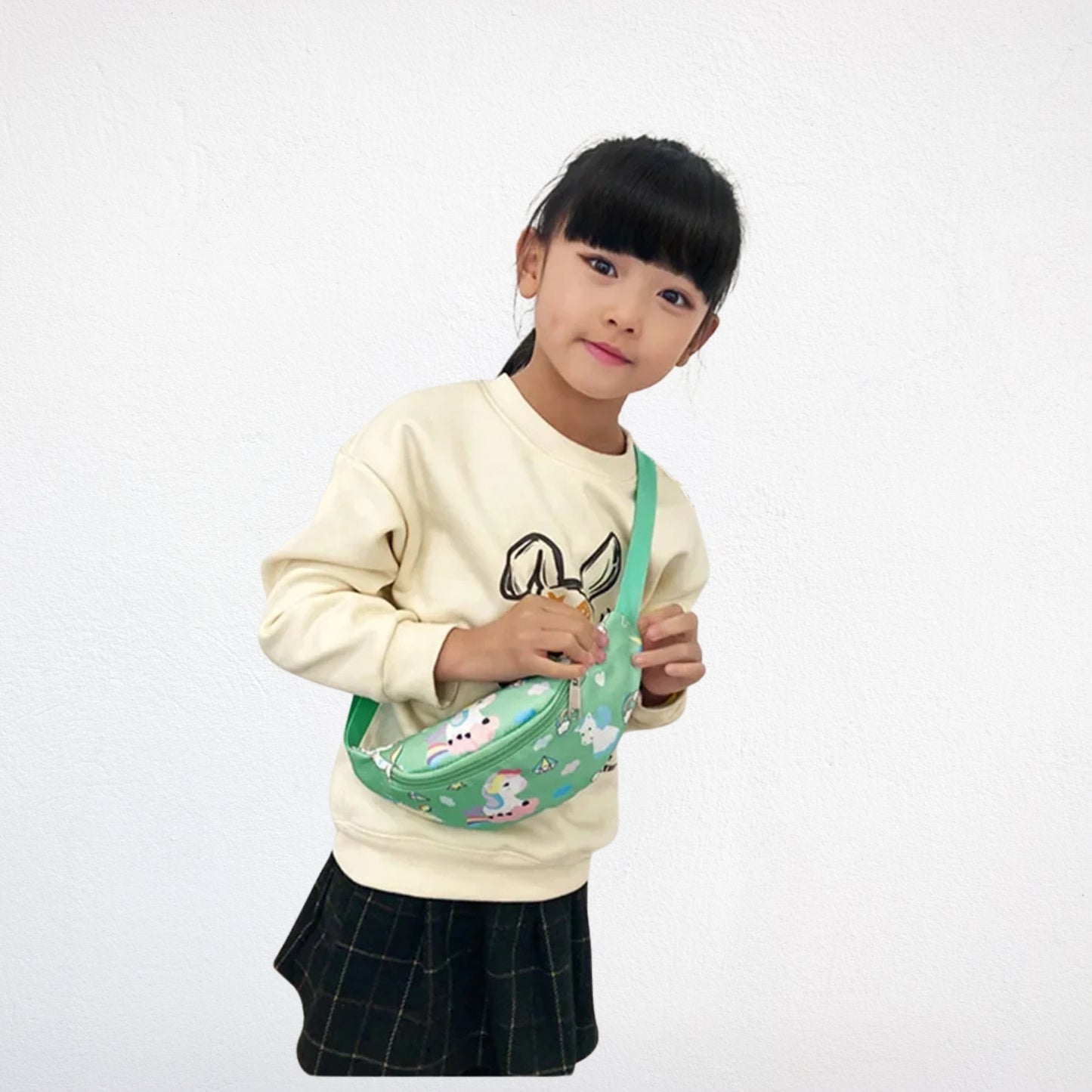 Sac à Main Licorne Enfant vert porté devant