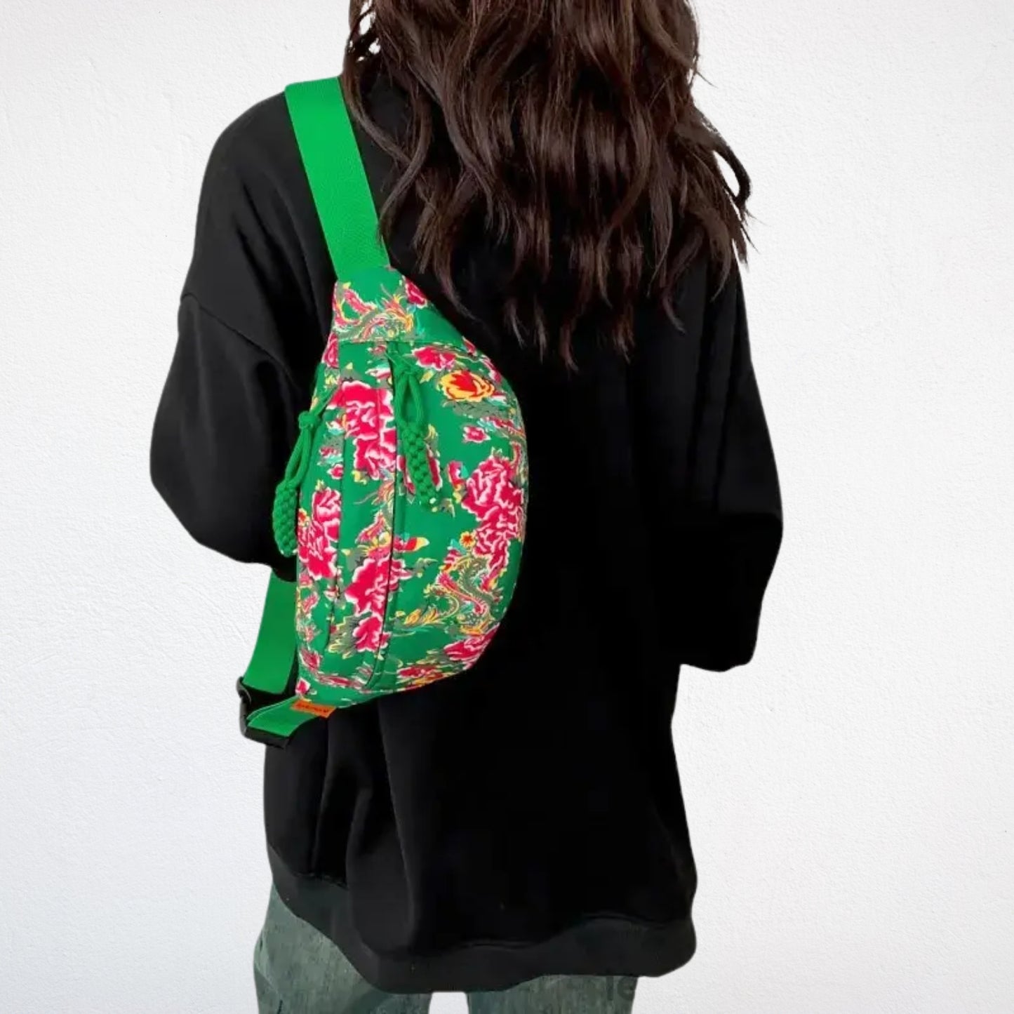 Sac Banane Fleuri vert porté