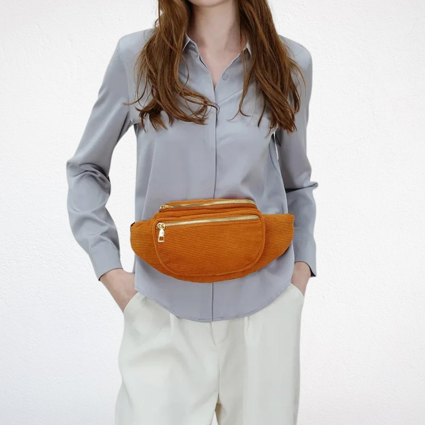 Sac Banane Femme En Velours marron porté