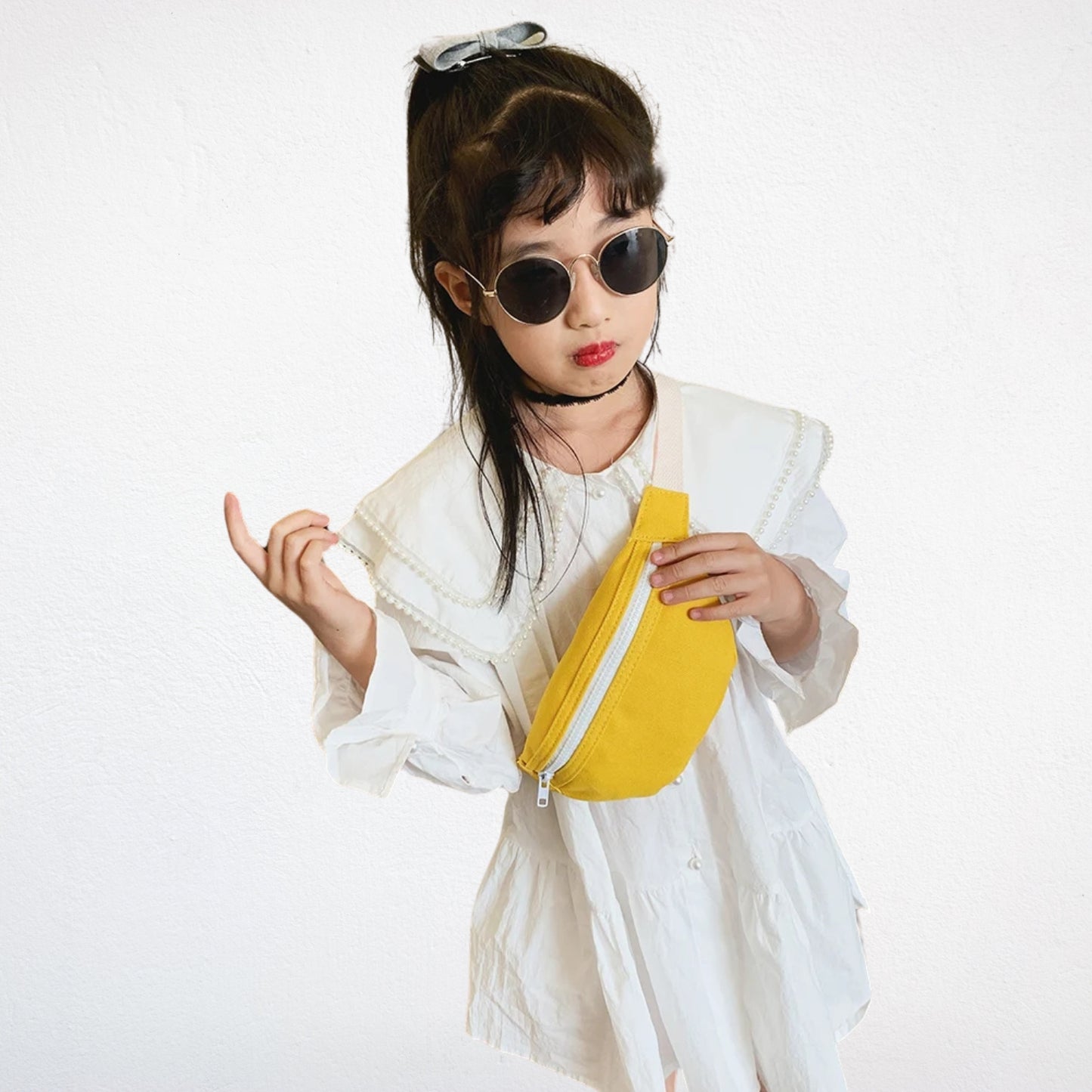 Sac Poitrine Pour Enfant jaune porté