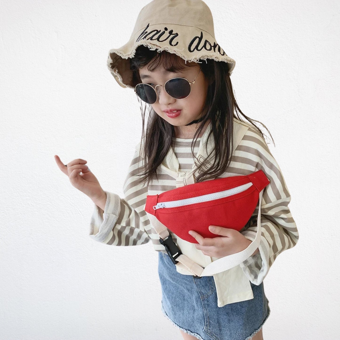 Sac Poitrine Pour Enfant rouge porté