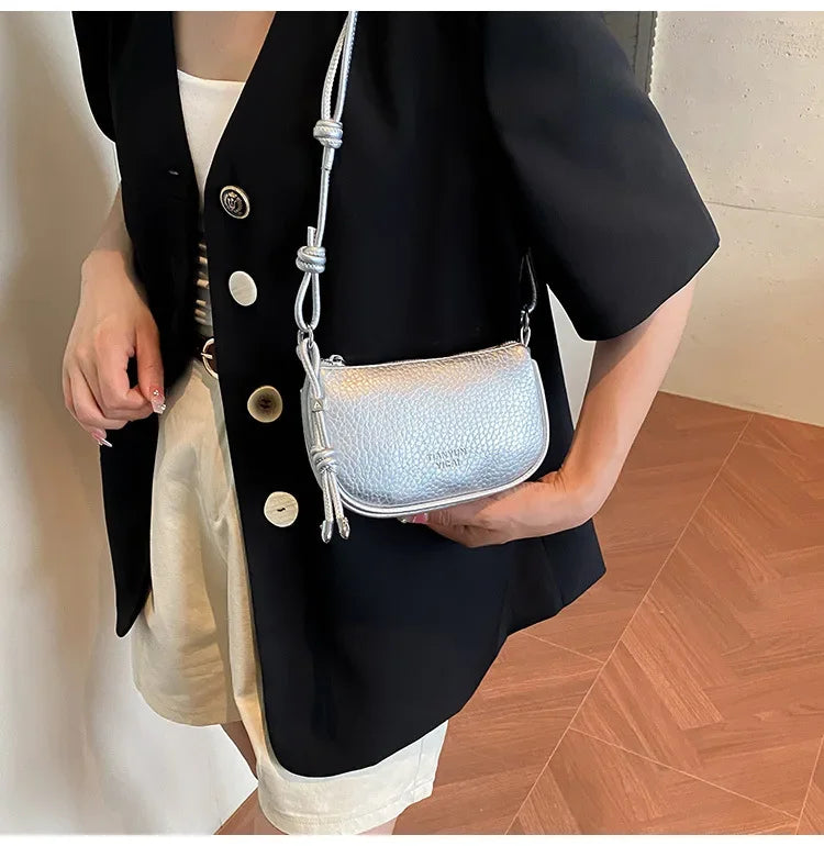 petit sac bandouliere femme argent porté