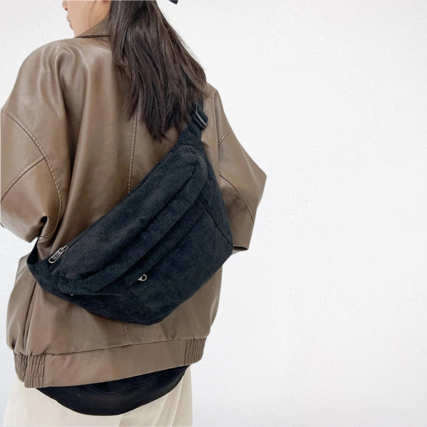 Sac Bandoulière Banane XXL noir porté