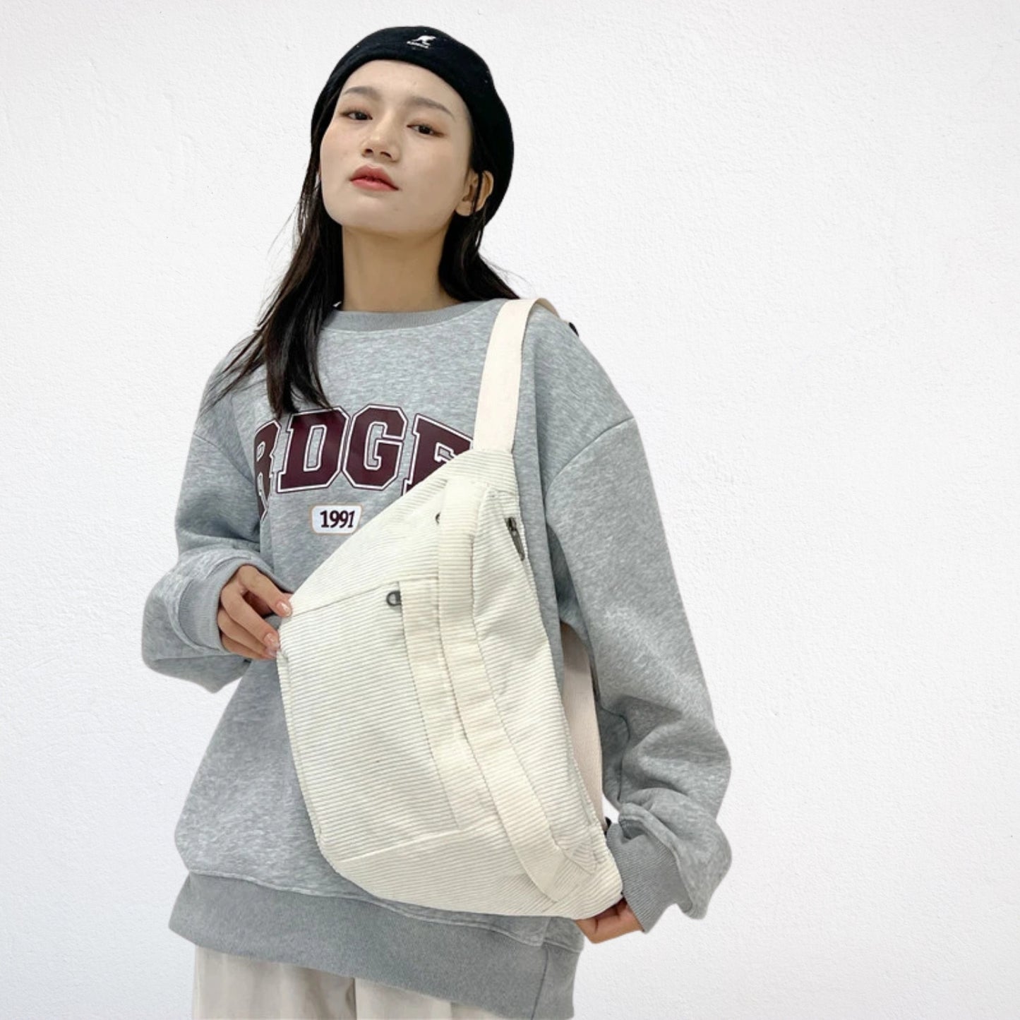 Sac Bandoulière Banane XXL blanc porté