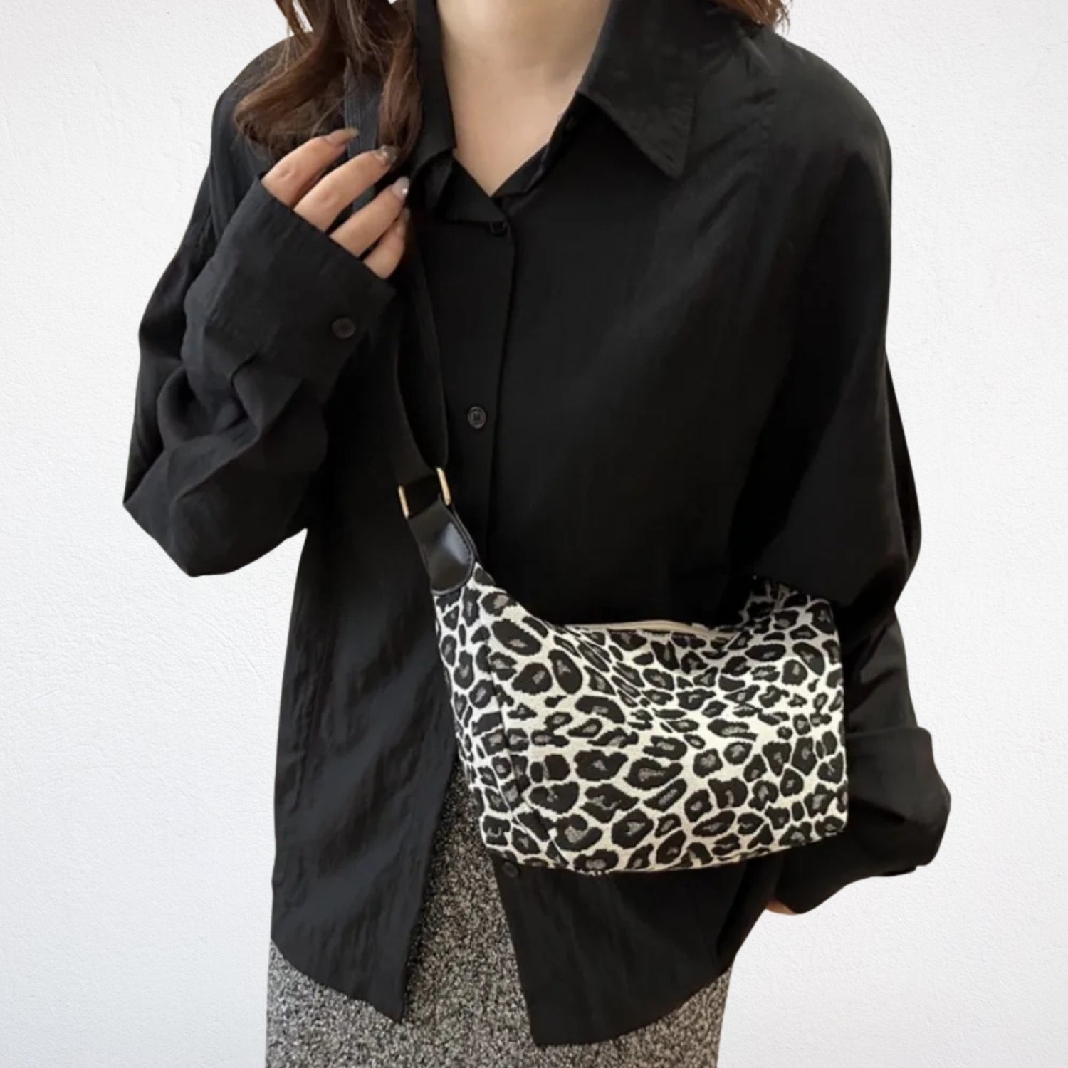 Sac Bandouliere Leopard Femme blanc porté