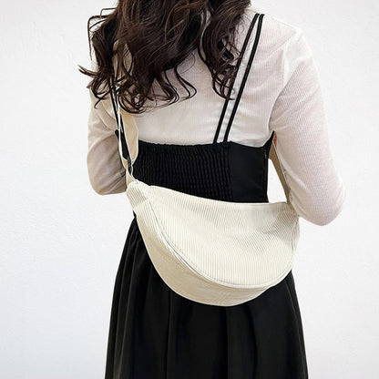 Sac Banane Demi-Lune Femme blanc porté