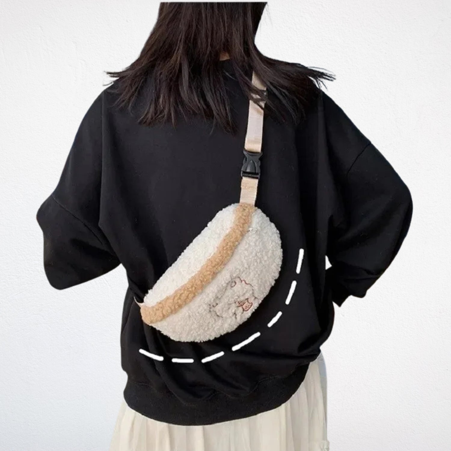 Sac Banane En Peluche beige porté