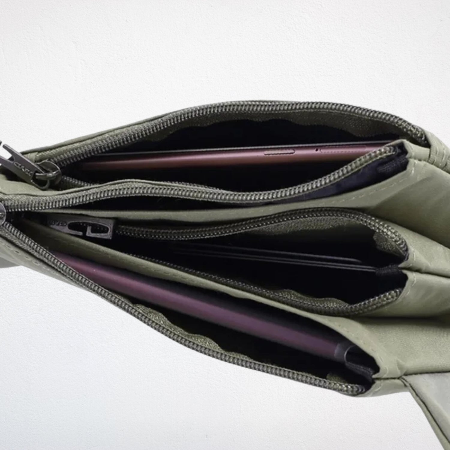 Petit Sac Banane ouvert