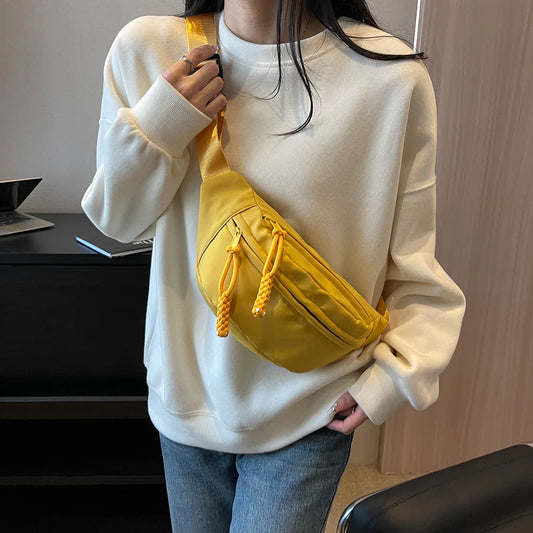 Sac Banane Jaune porté devant
